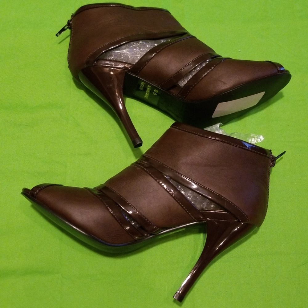 <Qupid> Peep Toe Tuxedo Heeled Booties - Size 8.5 - image 3